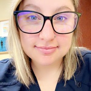 Meet your Posher, Kayla